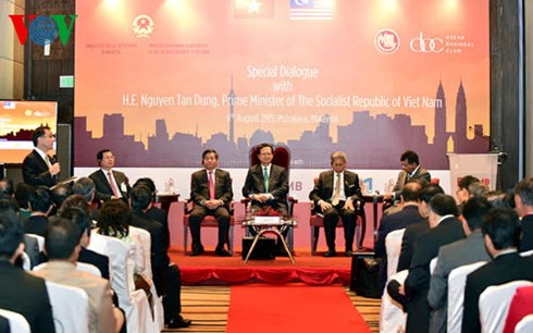 ທ່ານນາຍົກລັດຖະມົນຕີຫງວຽນເຕິ໋ນຢຸງສິນສຸດການຢ້ຽມຢາມມາເລເຊຍຢ່າງເປັນທາງການ